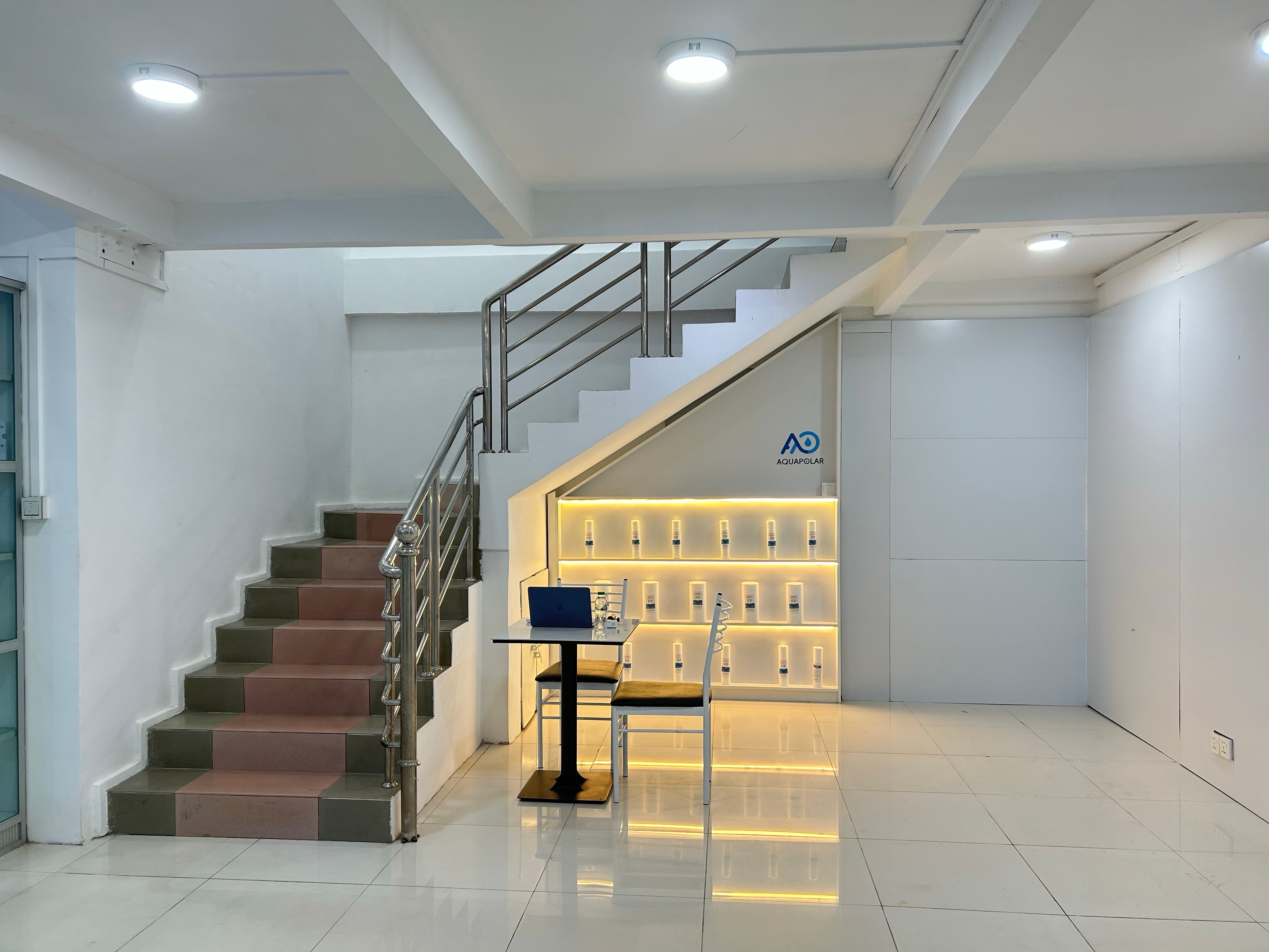 AQUAPOLAR Insein showroom consult area for partner demos